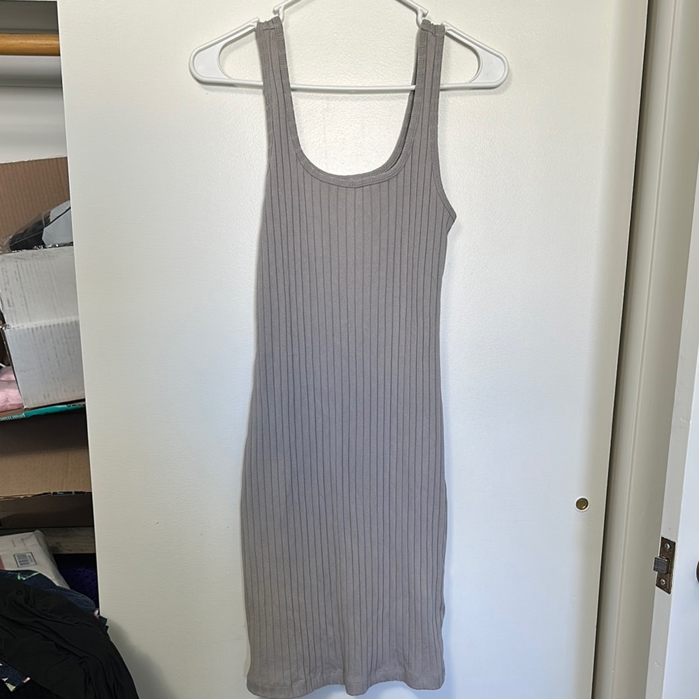 Old Navy Gray Ribbed Sheath Midi Dress